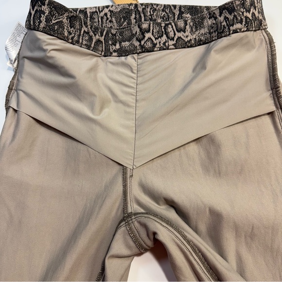 SPANX Jean-ish Ankle Leggings Taupe Snakeskin Print Shaping Denim Jeggings S - Picture 12 of 16